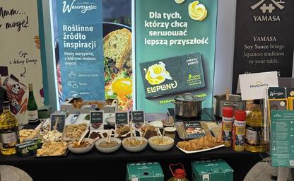 Stoisko z ofertą napojów i produktów specjalistycznych